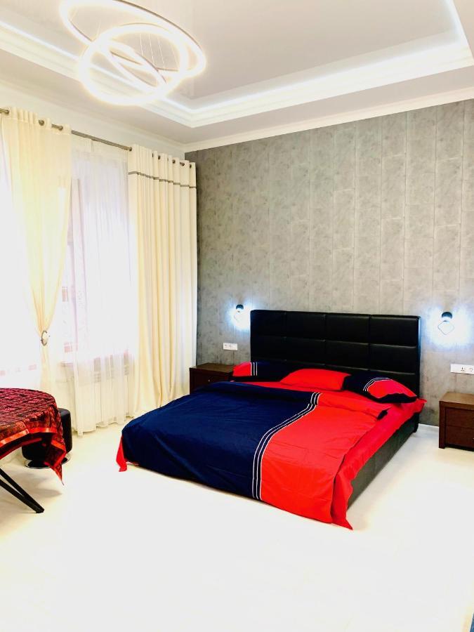 Vip Студио На Дерибасовской Lejlighed Odessa Eksteriør billede
